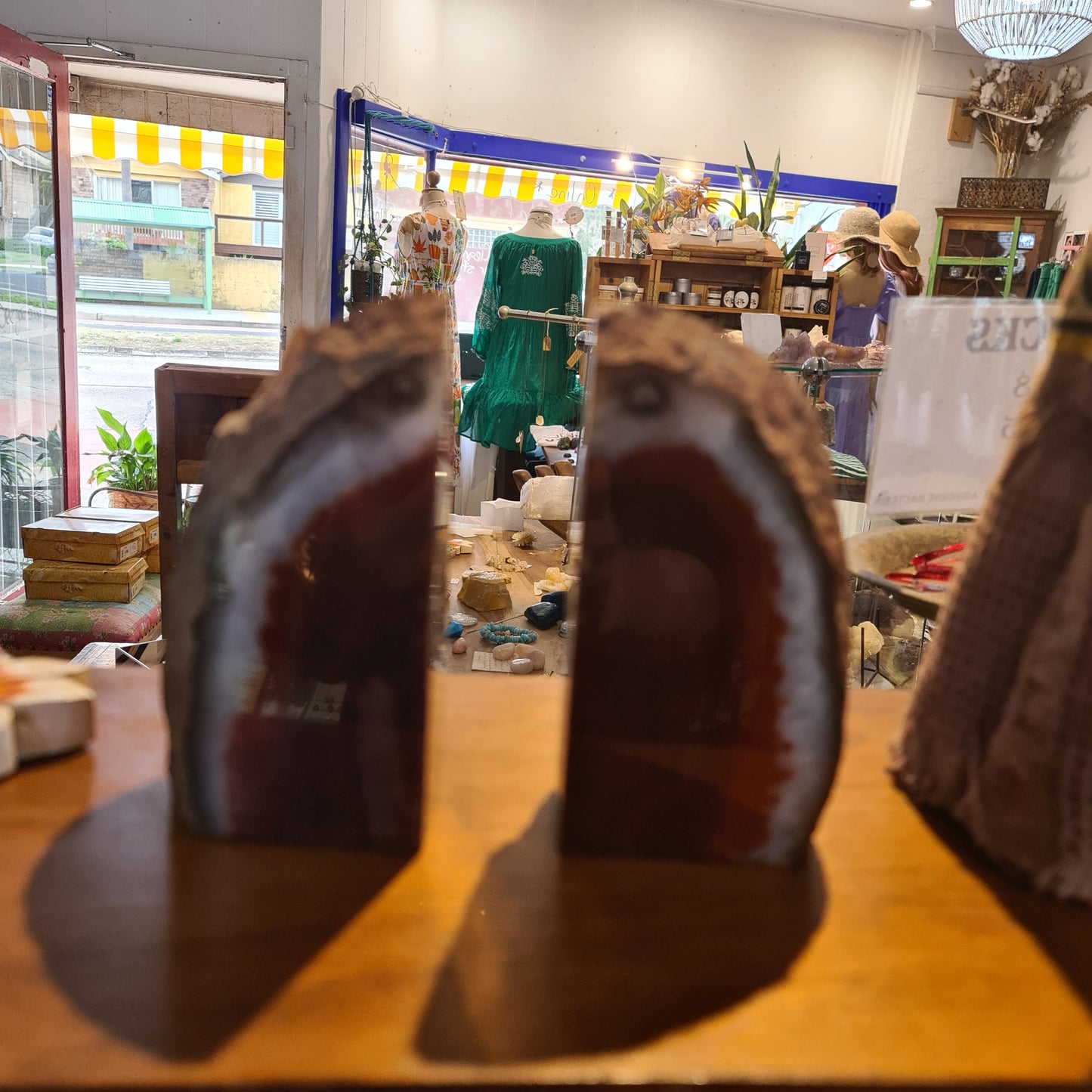 Agate - Geodes, Bookends & Slices