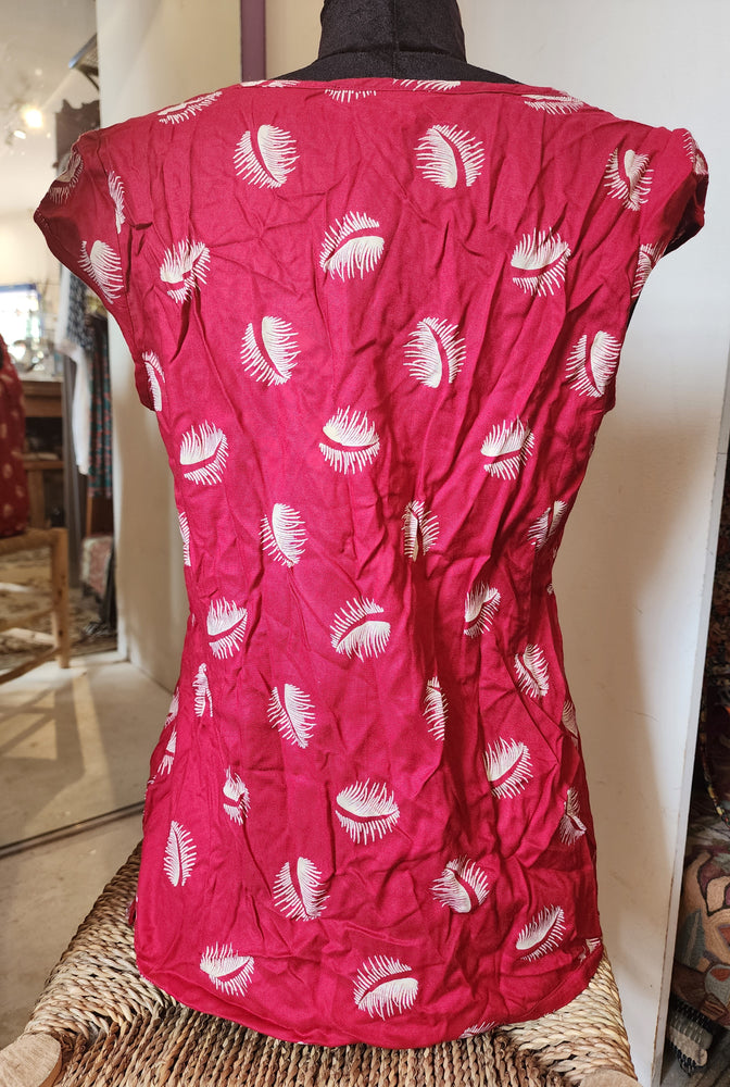 Rosie Tee in Raspberry Feather print UK 12 by Emily and Fin LAST ONE!