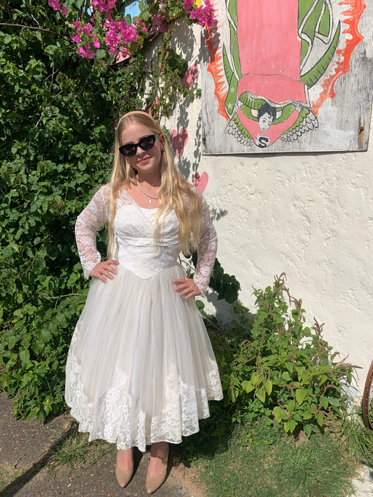 1950s Handmade Vintage Lace & Tulle fit & flare Wedding Dress